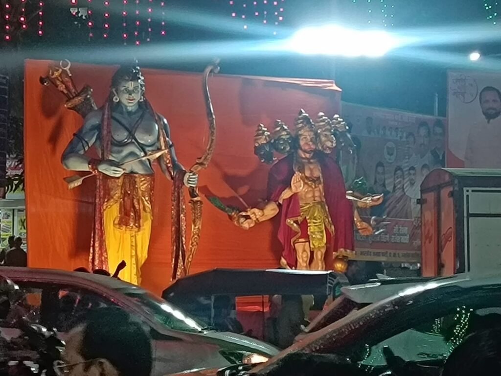 ऐरोली सेक्टर-17 येथे माघी गणेश जयंती उत्सवात श्रीराम व पंचमुखी हनुमान यांच्या भव्य मूर्ती पाहण्यासाठी भाविकांची गर्दी