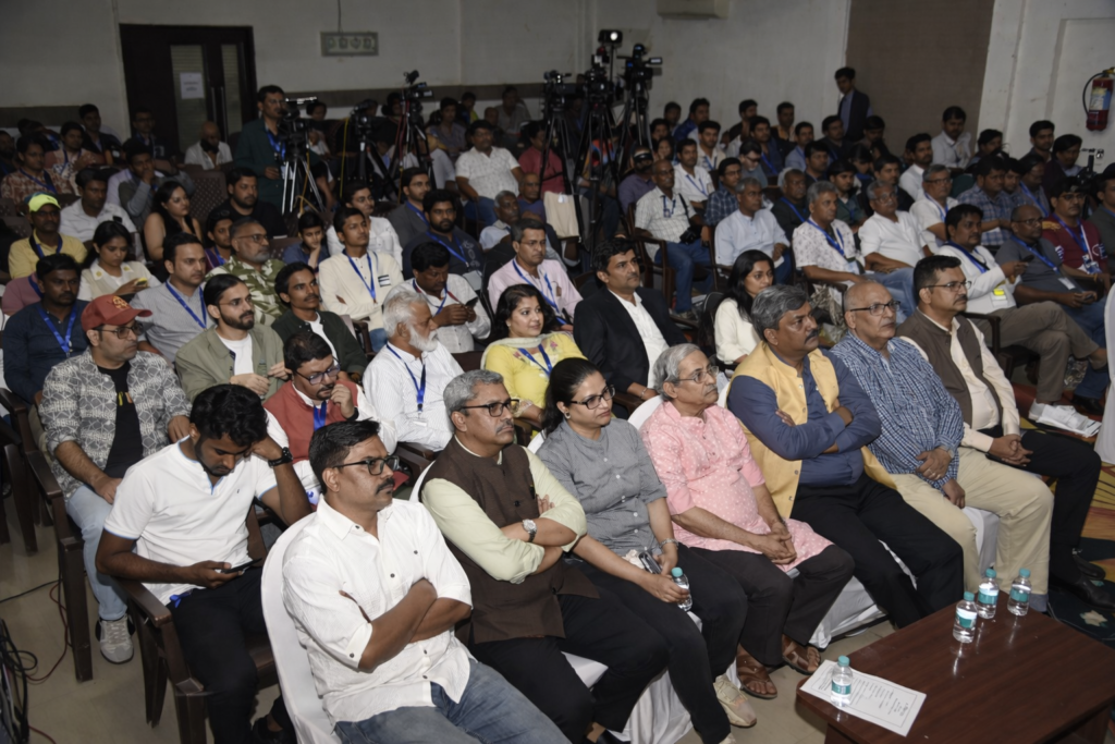 मुंबई मराठी पत्रकार संघाच्या एआय परिषद 2026 मध्ये उपस्थित पत्रकार आणि मीडिया प्रतिनिधी