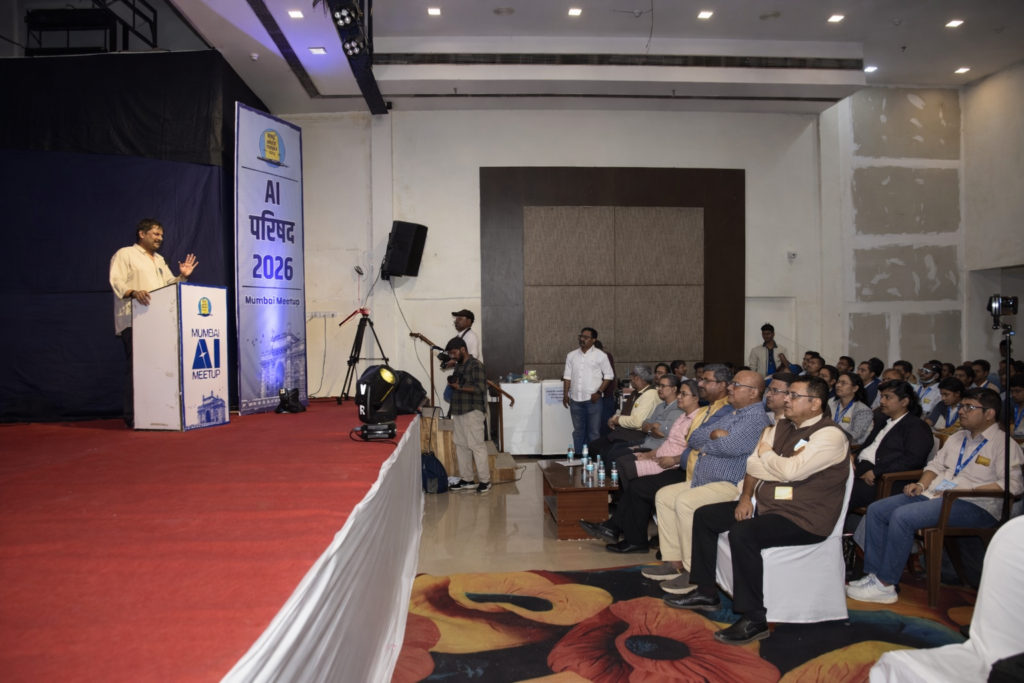 मुंबई मराठी पत्रकार संघाच्या एआय परिषद 2026 मध्ये ब्रिजेश सिंह यांचे मार्गदर्शन ऐकत असलेले पत्रकार
